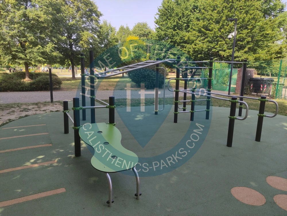 Calisthenics park in Via Guglielmo Ongarello, Forcellini, Padova, Veneto, 35128, Italia