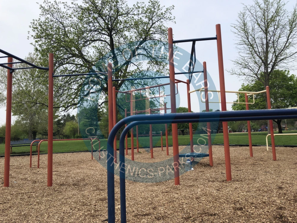 Aurora (IL) - Outdoor Exercise Gym - Mc Cleery Elementary School - United States - Spot