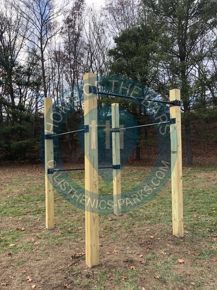 Fitness Trail - Dayville - Owen Bell park 4 way Pull up bar - United States - Spot