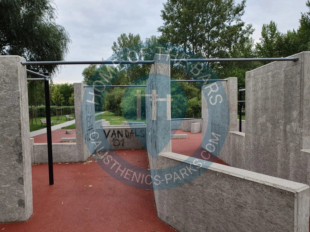 Calisthenics park in RoweLove Rataje, Rataje, Poznań, województwo wielkopolskie, 61-223, Polska
