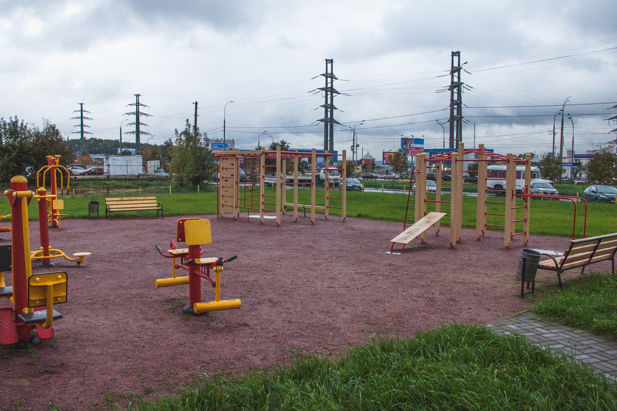 Outdoor Gym - Moscow - Moscow - Calisthenics Gym - Митинская Улица - Russia - Spot