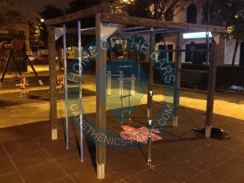 Outdoor Pull Up Bars - Seville - Parque el Podenco, Bermejales - Spain - Spot
