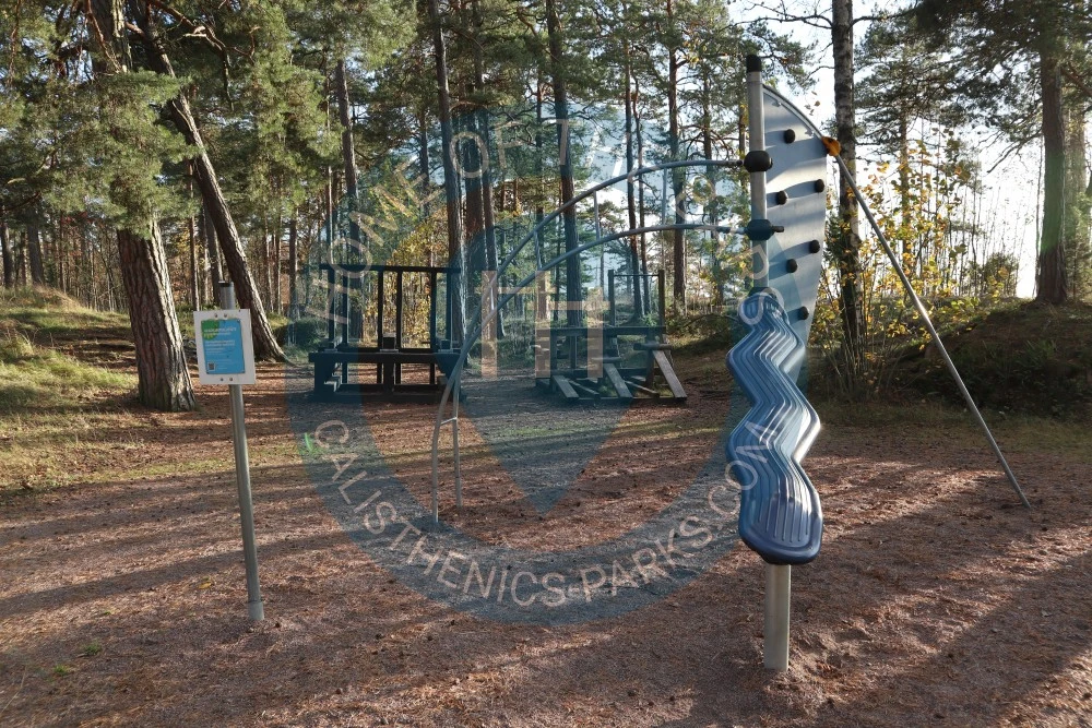 Fitness Trail - Helsinki - Hevossalmi Outdoor Fitness Station - countries. - Spot
