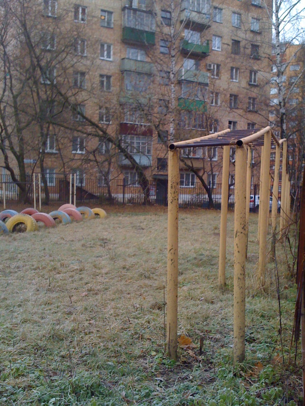Calisthenics park in 20А, Школьная улица, СГШ, Красногорск, городской округ Красногорск, Московская область, Центральный федеральный округ, 143402, Россия