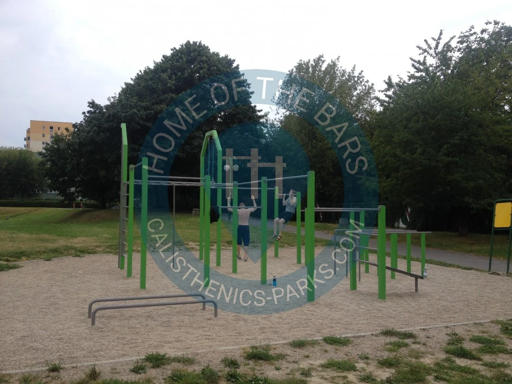 Warszawa - Calisthenics Equipment - Fort Rakowiec - Poland - Spot