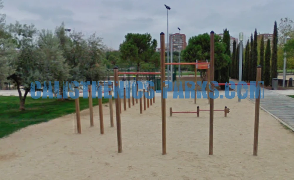 Madrid - Outdoor Fitness - Parque Lineal del Manzanares - Spain - Spot
