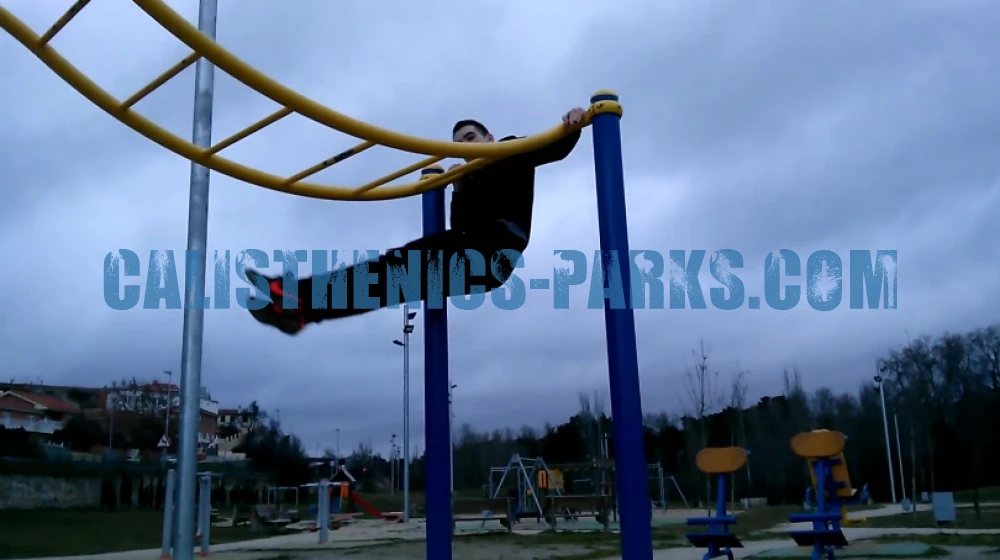 Calisthenics park in Aparcamiento de Autocaravanas, Aparcamiento Bosque Valorio, Espíritu Santo, Zamora, Castilla y León, 49031, España