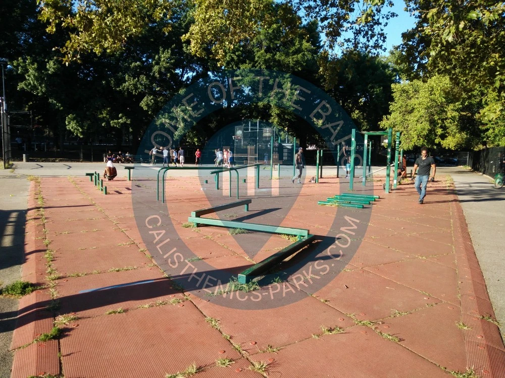New York City -  Street Fitness Gym -  Lincoln Terrace Park - United States - Spot