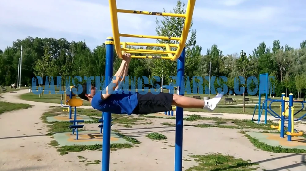 Calisthenics park in Aparcamiento de Autocaravanas, Aparcamiento Bosque Valorio, Espíritu Santo, Zamora, Castilla y León, 49031, España