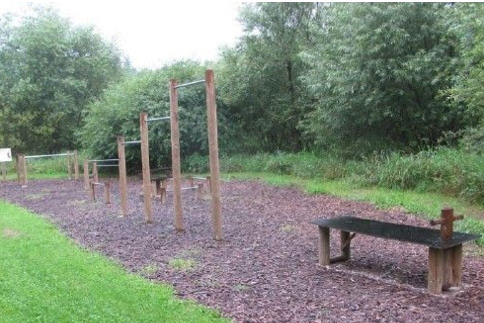 Calisthenics Stations - Hluboká nad Vltavou - Hluboká nad Vltavou - Calisthenics Gym - Česká Pošta - Czech Republic - Spot