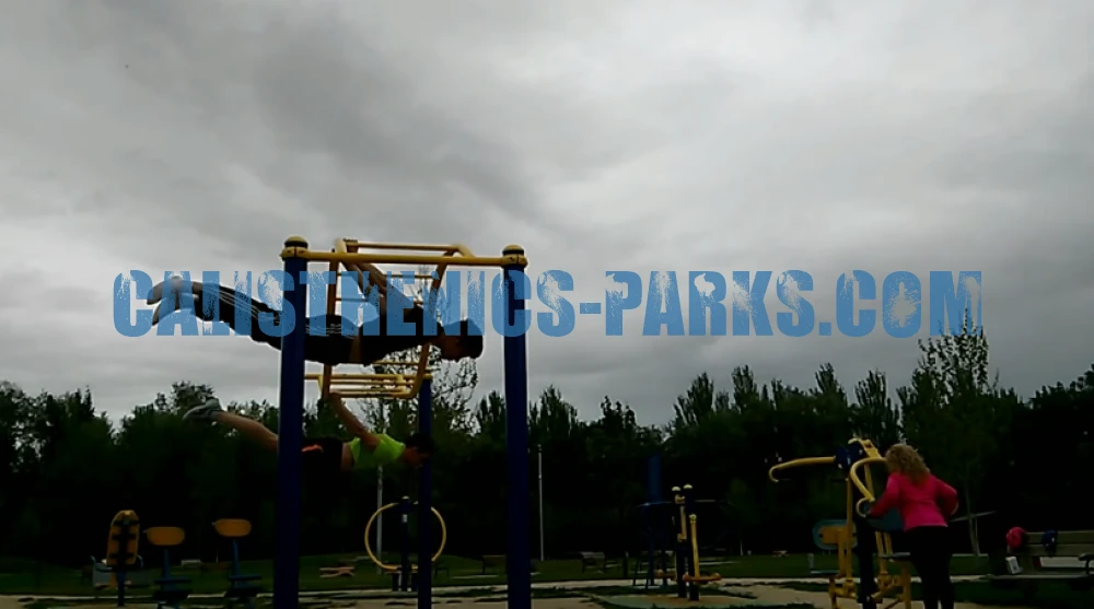 Calisthenics park in Aparcamiento de Autocaravanas, Aparcamiento Bosque Valorio, Espíritu Santo, Zamora, Castilla y León, 49031, España