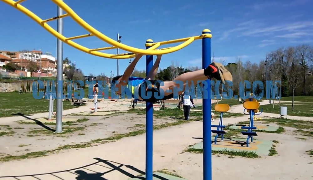 Calisthenics park in Aparcamiento de Autocaravanas, Aparcamiento Bosque Valorio, Espíritu Santo, Zamora, Castilla y León, 49031, España