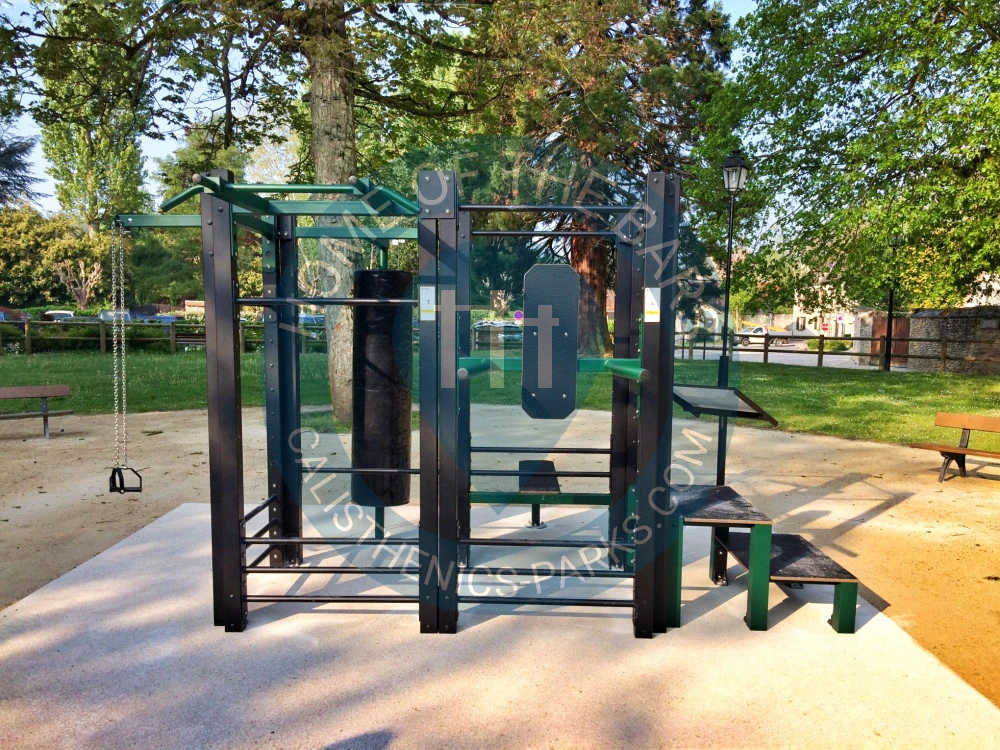 Outdoor Pull Up Bars - Montfort-l'Amaury - Aire de fitness AirFit - Montfort-l'Amaury - France - Spot