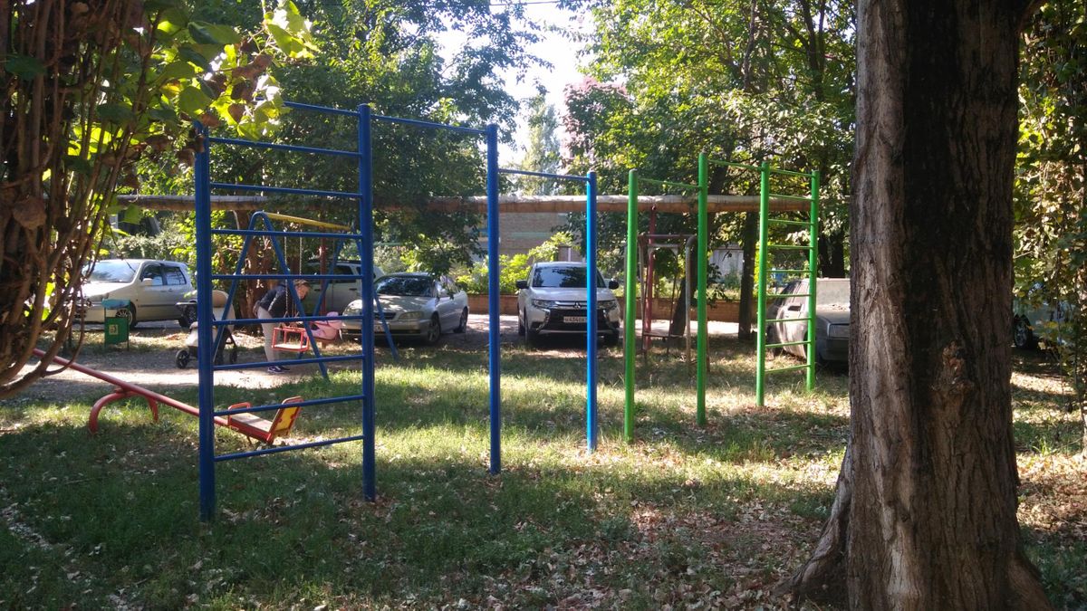 Calisthenics park in 156, Таманская улица, Карасунский округ, Краснодар, городской округ Краснодар, Краснодарский край, Южный федеральный округ, 350040, Россия
