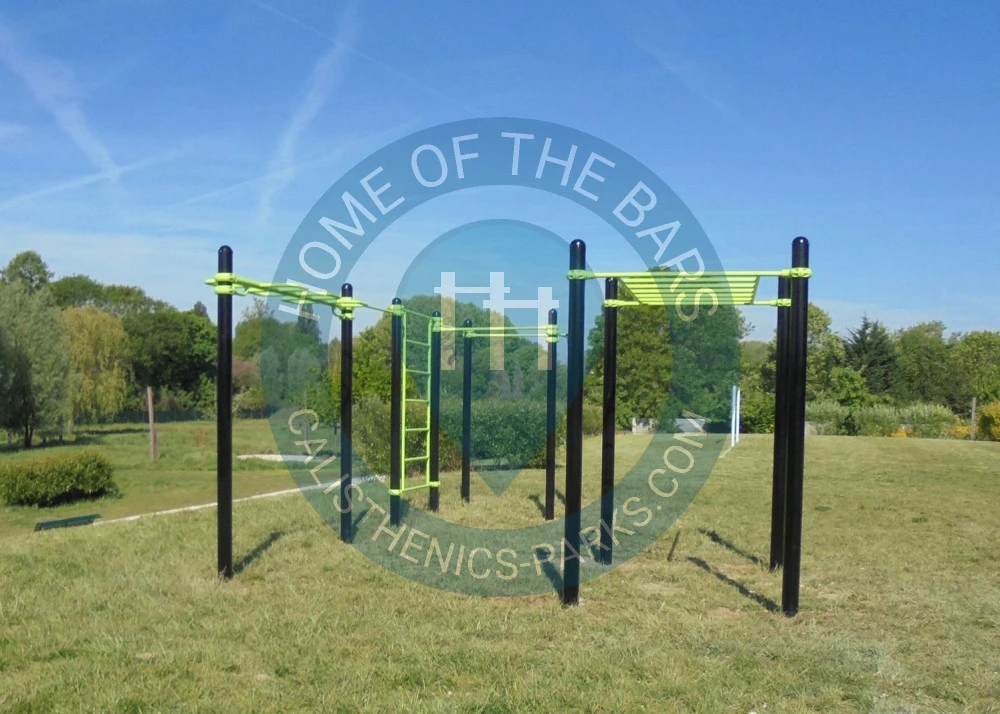 Calisthenics park in Rue du Maroc, Crosne, Arrondissement d'Évry, Essonne, Île-de-France, France métropolitaine, 91560, France