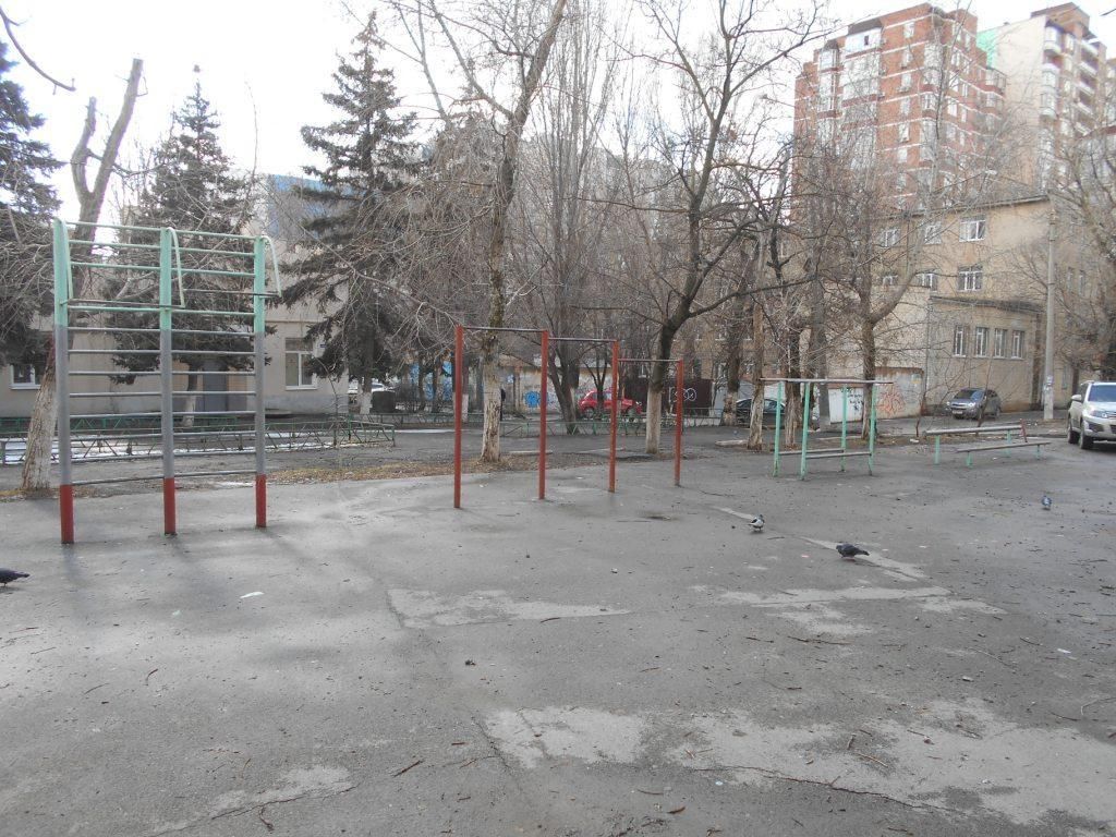 Calisthenics park in 69, улица Козлова, Рабочий городок, Октябрьский район, Ростов-на-Дону, городской округ Ростов-на-Дону, Ростовская область, Южный федеральный округ, 344018, Россия