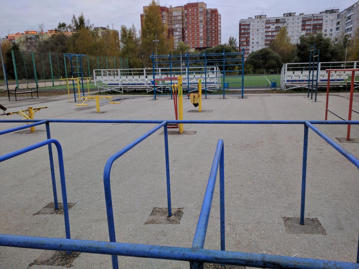 Calisthenics park in Школа №44, Парковый проспект, Парковый, Заимка, Дзержинский район, Пермь, Пермский городской округ, Пермский край, Приволжский федеральный округ, 614097, Россия