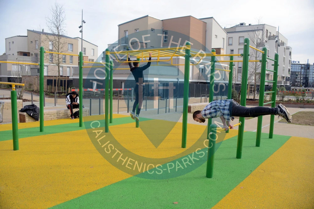 Bonneuil-sur-Marne - Calisthenics Facility - Parc Street Workout Colonel Fabien - France - Spot