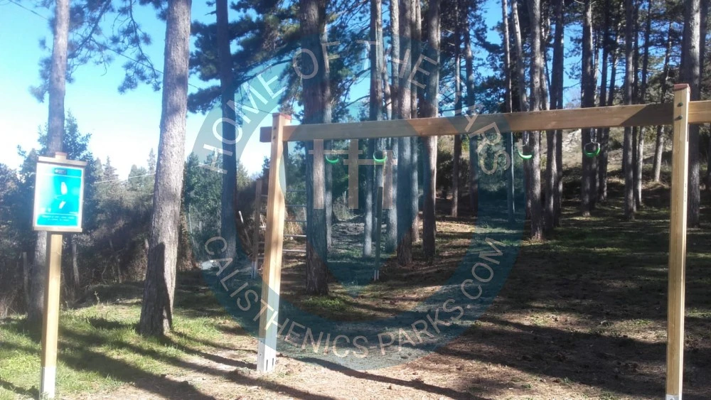 Calisthenics park in Via Santa Maria del Monterolo, Frainili, Castel San Pietro Romano, Roma Capitale, Lazio, 00036, Italia