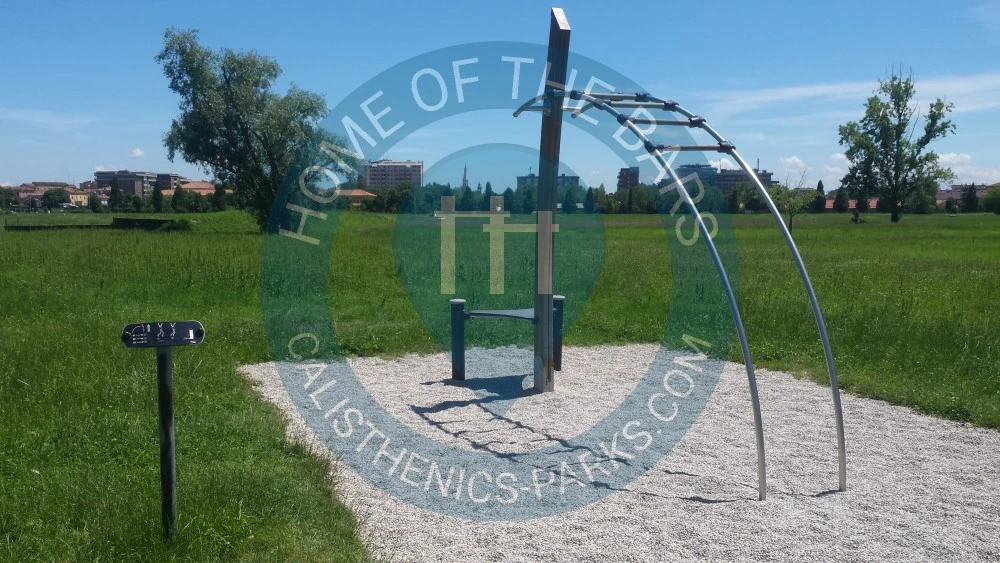 Calisthenics park in Passeggiata Michele Alboreto, Madonnina, San Faustino-Madonnina-Quattroville, Modena, Emilia-Romagna, 41124, Italia