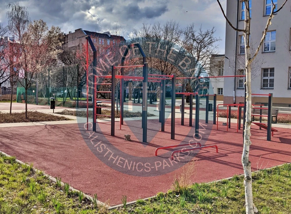 Calisthenics Stations - Warsaw - Warsaw - LXXVI LO im. Marszałka Józefa Piłsudskiego - Street Workout Park - Poland - Spot