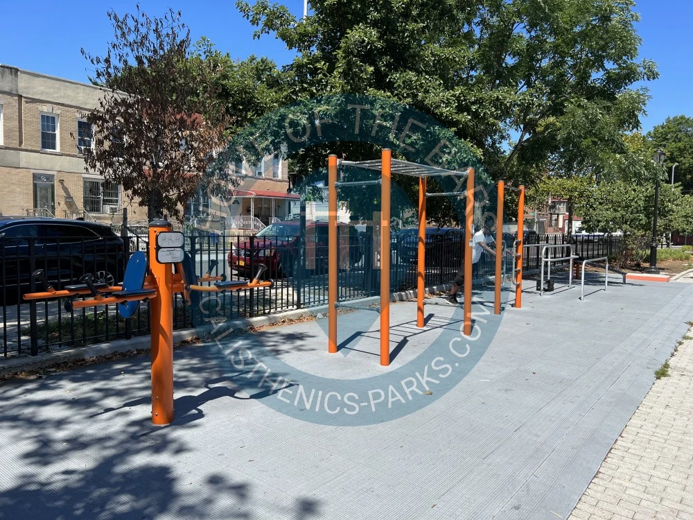Outdoor Pull Up Bars - New York City - Betsy Head Memorial Playground Outdoor Gym - United States - Spot