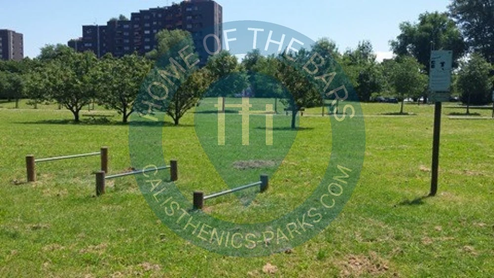 Calisthenics park in 42, Via Monsignore Luigi Della Valle, Villaggio Giardino, San Faustino-Madonnina-Quattroville, Modena, Emilia-Romagna, 41126, Italia