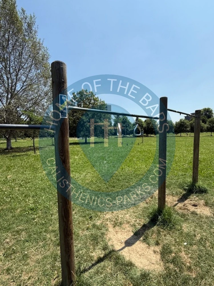 Calisthenics park in 42, Via Monsignore Luigi Della Valle, Villaggio Giardino, San Faustino-Madonnina-Quattroville, Modena, Emilia-Romagna, 41126, Italia