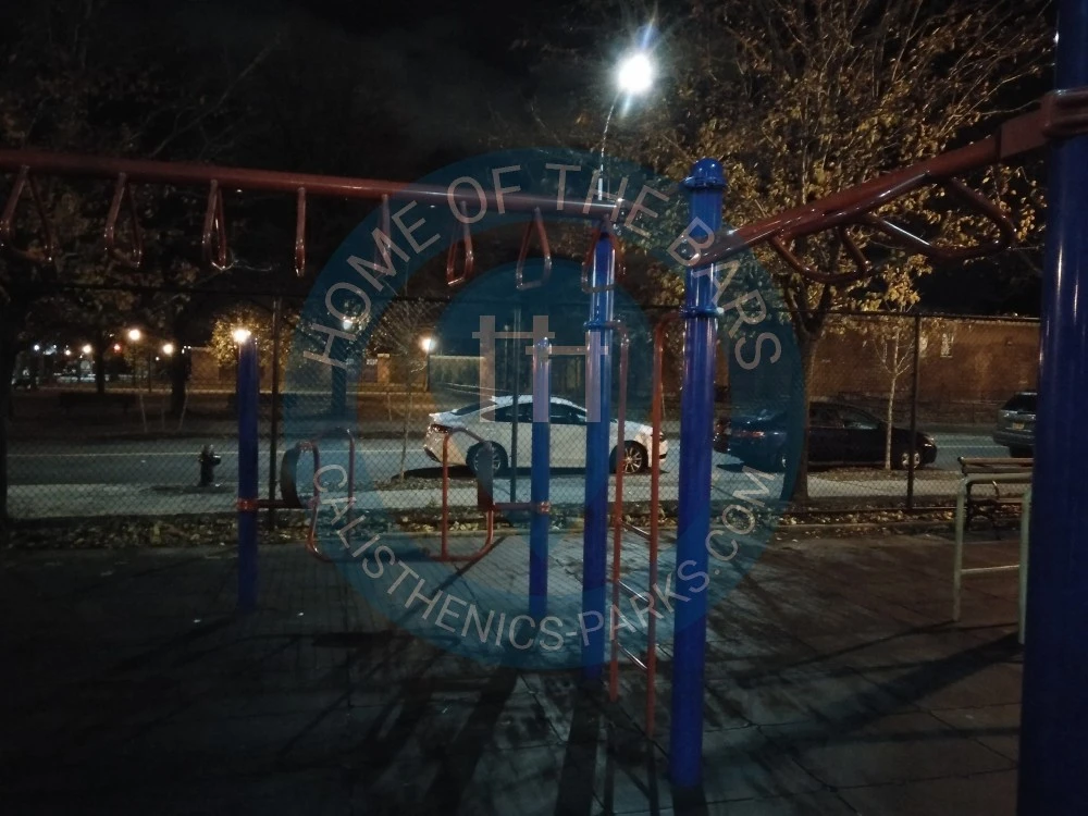 New York City - Workout Facility - Bush Clinton Park - United States - Spot