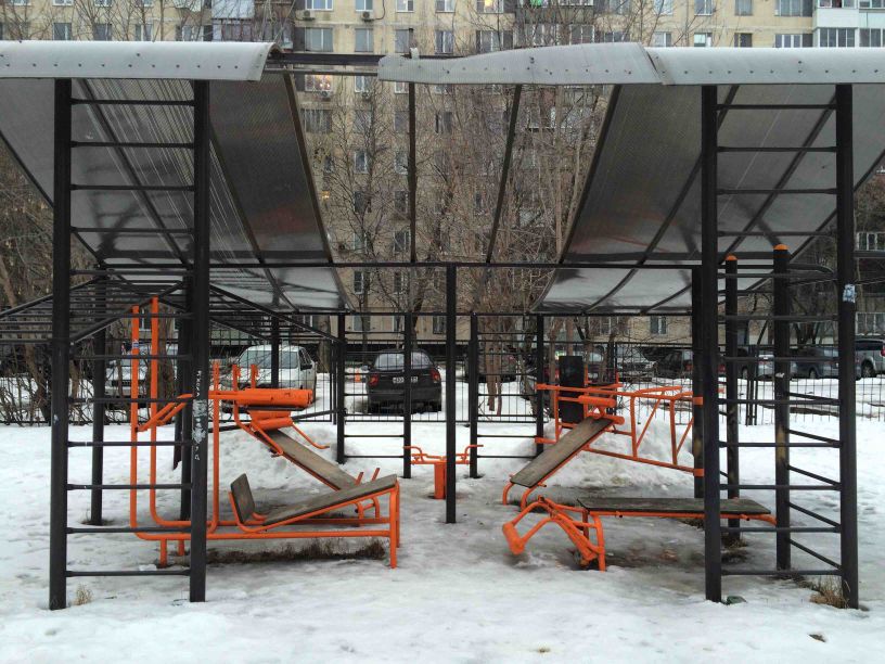Calisthenics park in Школа №937, Шипиловская улица, район Орехово-Борисово Северное, Москва, Центральный федеральный округ, 115551, Россия