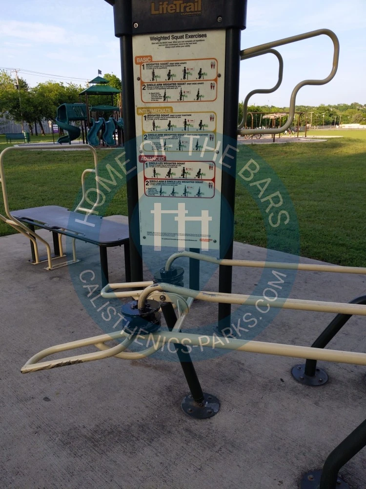 Outdoor Pull Up Bars - Fort Worth - Anderson Campbell park - United States - Spot