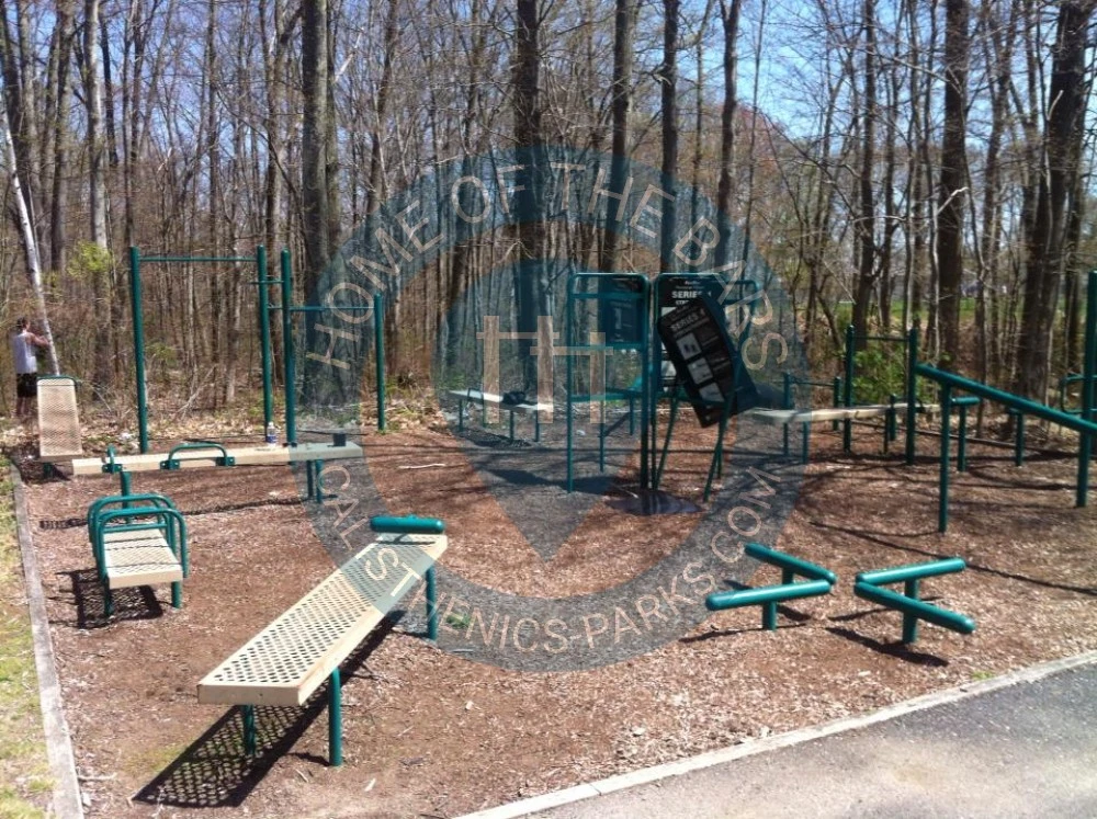 Milford (Massachusetts) - Exercise Workout Park - Milford High School - United States - Spot