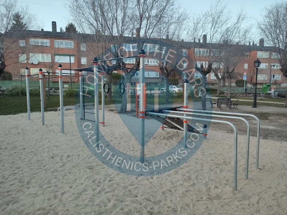 Calisthenics park in 
Address
                                    Calle De La Paloma 25, 28240 Hoyo de Manzanares, Madrid, Spain
                            