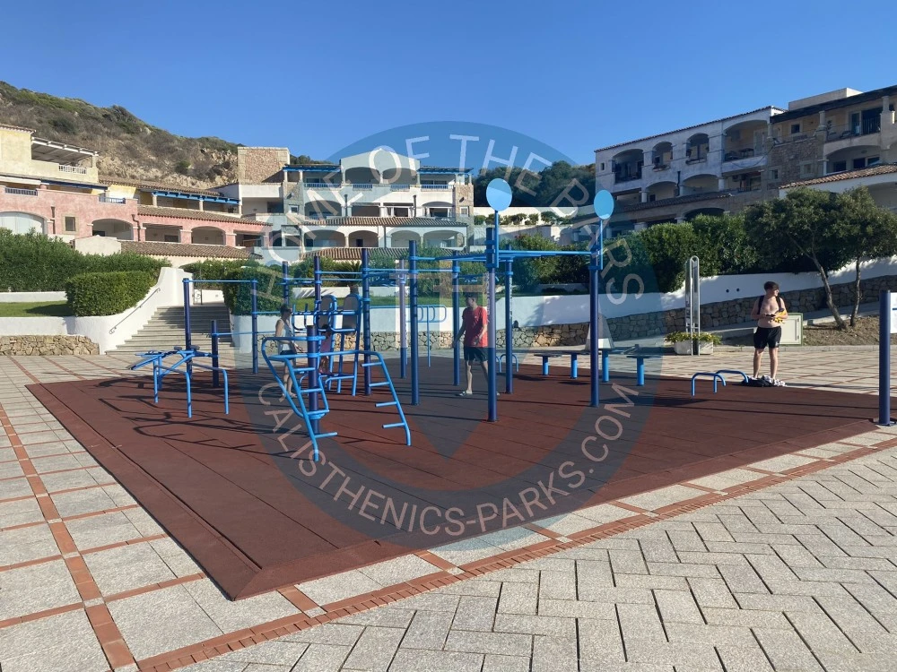 Calisthenics park in Chiesa Nuragica, banchina Vignamarina, Porto Quadro, Lungòni/Santa Teresa Gallura, Nord-Est Sardegna, Sardigna/Sardegna, 07028, Italia