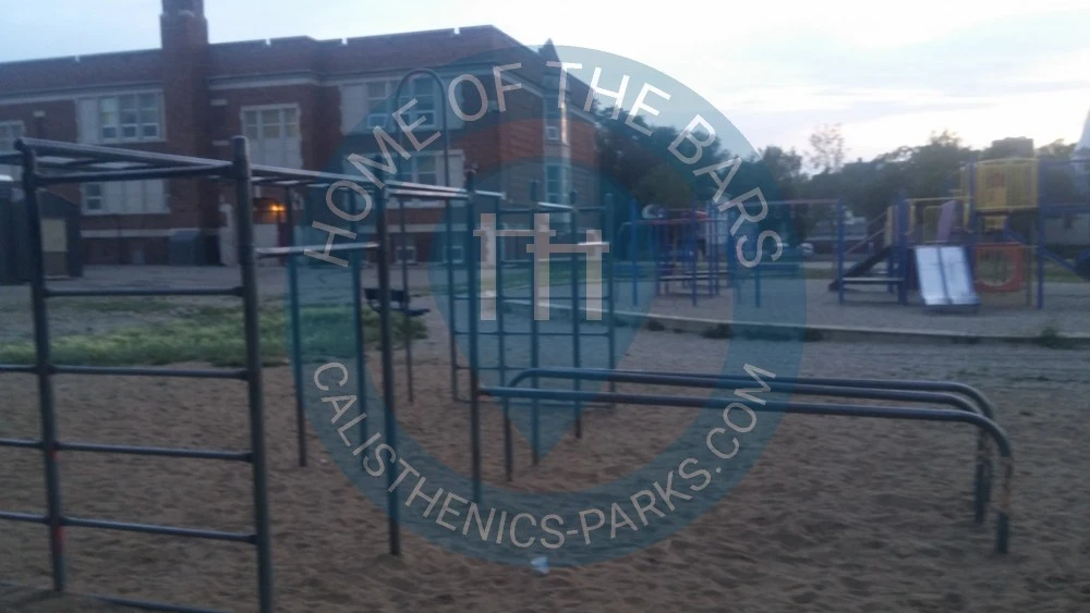 Regina - Calisthenics Equipment - Victoria Avenue - Canada - Spot