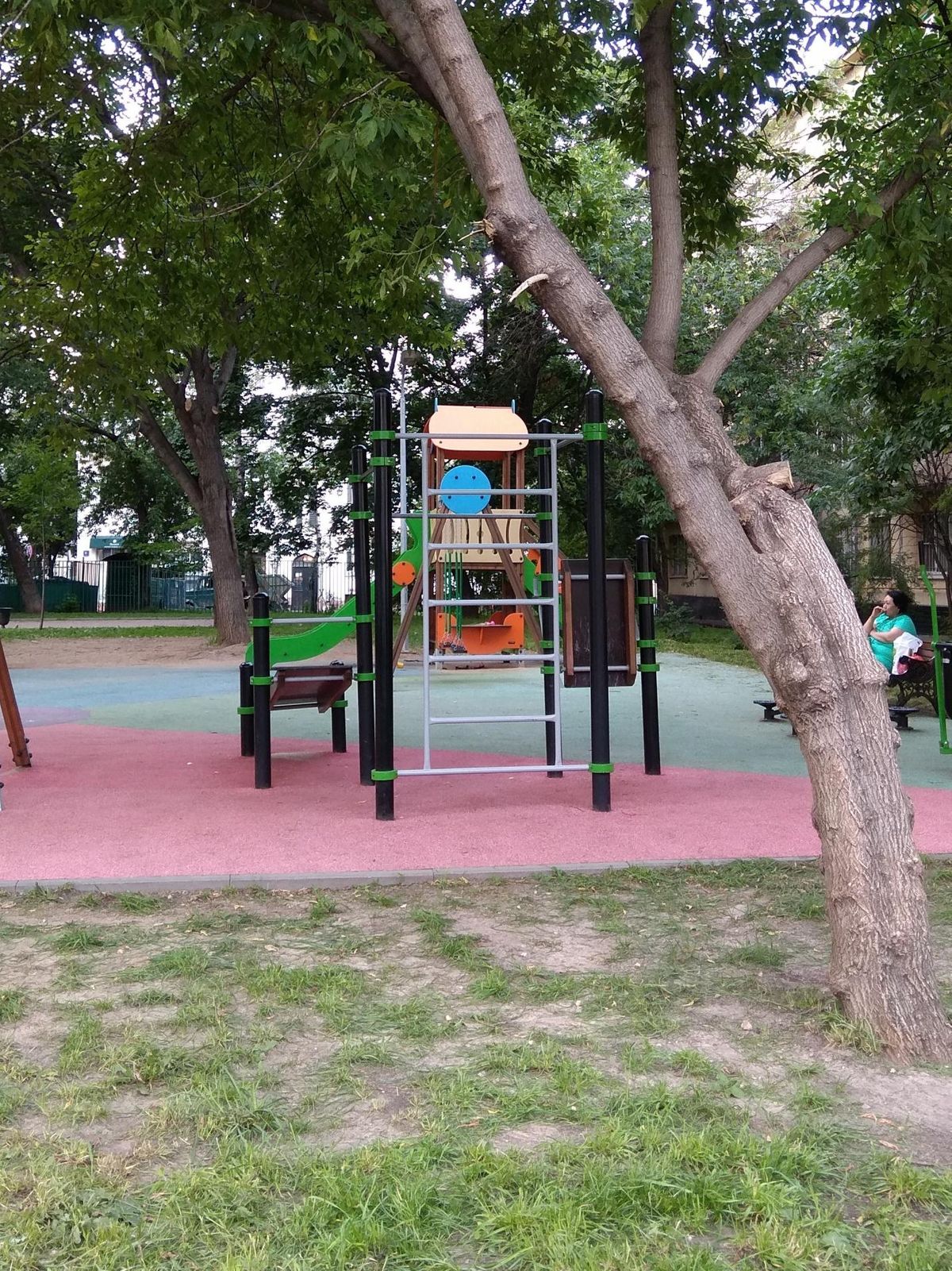 Calisthenics park in 8 с5, Старый Толмачёвский переулок, район Замоскворечье, Москва, Центральный федеральный округ, 115035, Россия
