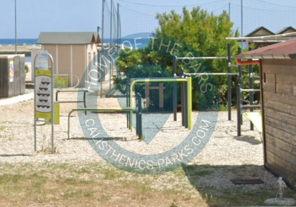 Outdoor Pull Up Bars - Marcelli di Numana - via del Golfo, 25 - countries. - Spot