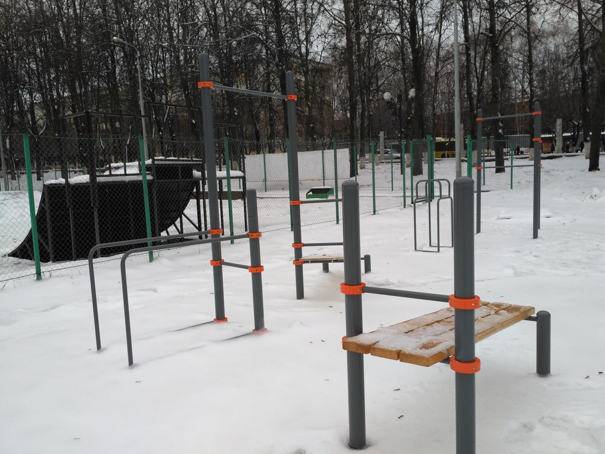 Outdoor Gym - Vladimir - Vladimir - Aire de Fitness - Школа #8 - Russia - Spot
