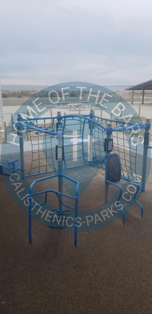 Outdoor Pull Up Bars - Horseneck Beach Outdoor Gym - countries. - Spot