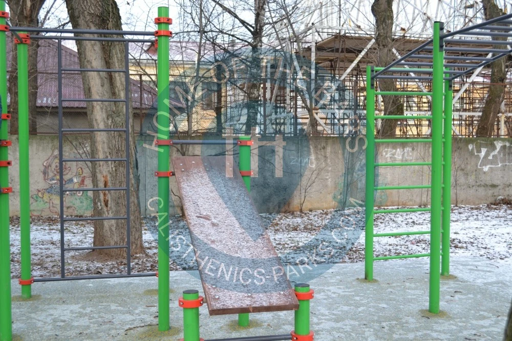 Calisthenics park in 32А, Заставская улица, Ближняя Рогатка, округ Московская застава, Санкт-Петербург, Северо-Западный федеральный округ, 196006, Россия
