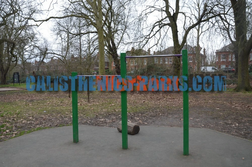London – Outdoor Gym - Queens Park - United Kingdom - Spot