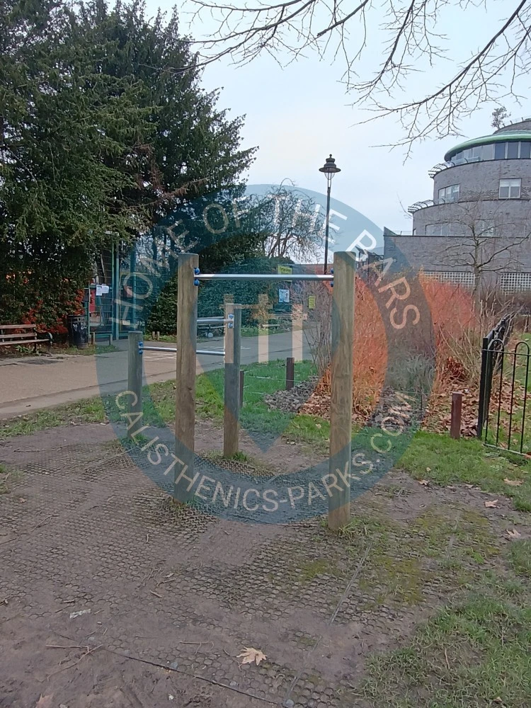Outdoor Gym - London - Fortune Green pull up bars - United Kingdom - Spot
