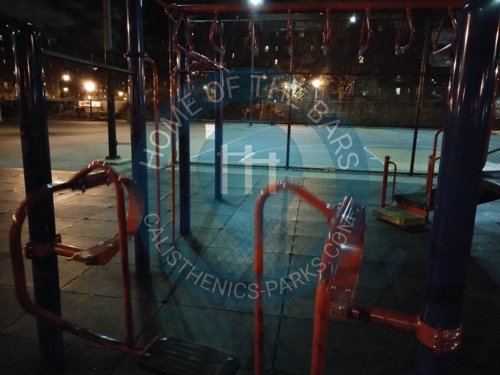 Calisthenics park in Lorraine Street & Clinton Street, Lorraine Street, Red Hook, Brooklyn, Kings County, City of New York, New York, 11231, United States