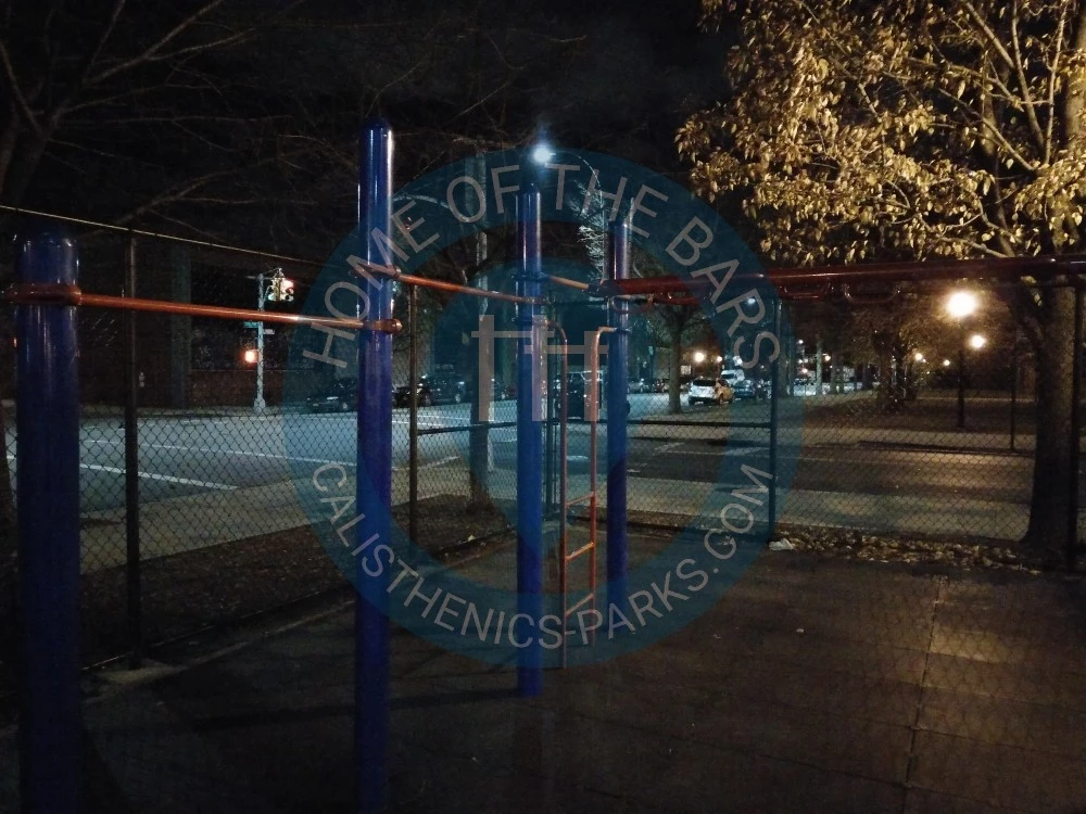 Calisthenics park in Lorraine Street & Clinton Street, Lorraine Street, Red Hook, Brooklyn, Kings County, City of New York, New York, 11231, United States