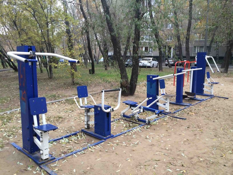 Calisthenics park in Школа №937, Шипиловская улица, район Орехово-Борисово Северное, Москва, Центральный федеральный округ, 115551, Россия