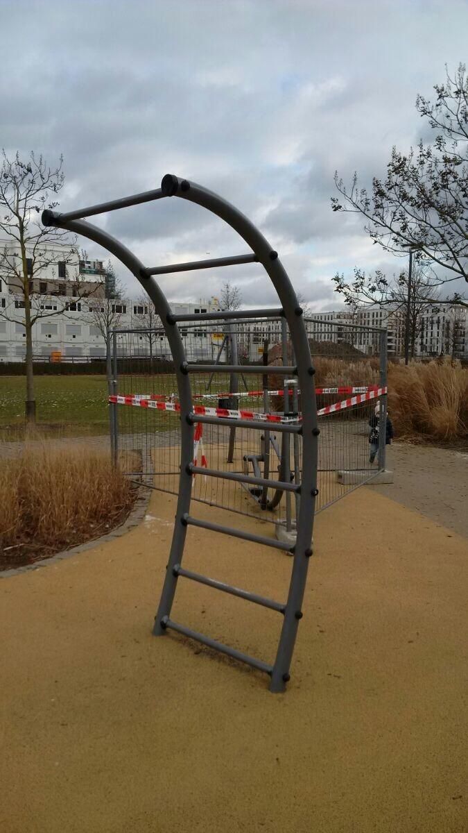 Frankfurt - Outdoor Gym - Gleisfeldpark - Germany - Spot