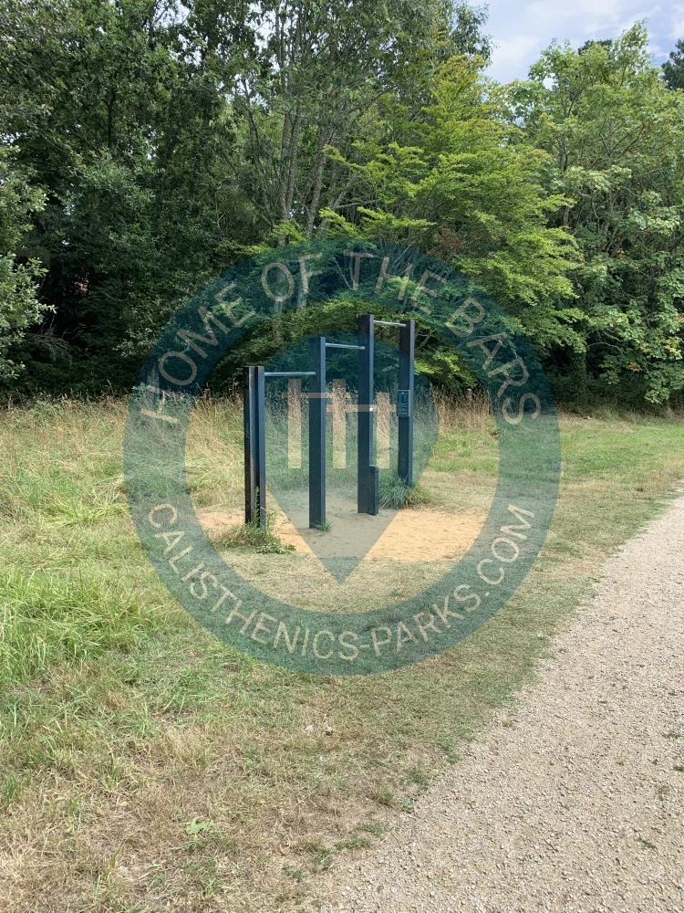 Outdoor Pull Up Bars - Parcours santé Parc Keravéon - countries. - Spot