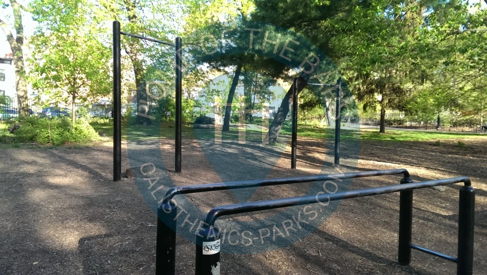 New York - Bodyweight Fitness Stations - Prospect Park Lake - United States - Spot