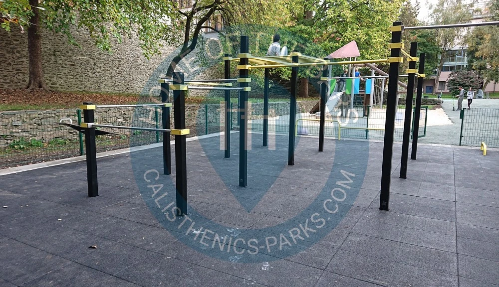 Calisthenics park in Calisthenics-Park Stadtgraben, Villacher Ring, Innere Stadt, Klagenfurt am Wörthersee, Kärnten, 9020, Österreich