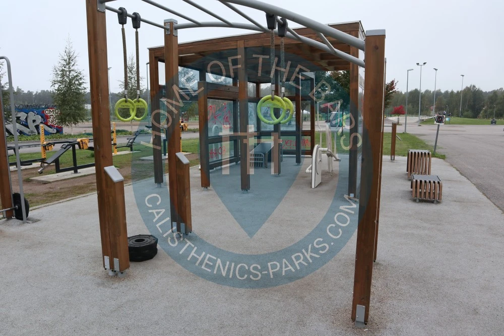 Calisthenics park in Laakson ratsastuskenttä, Nordenskiöldinpolku, Länsi-Pasila, Pasila, Keskinen suurpiiri, Helsinki, Helsingin seutukunta, Uusimaa, Etelä-Suomen aluehallintovirasto, Manner-Suomi, 00240, Suomi / Finland
